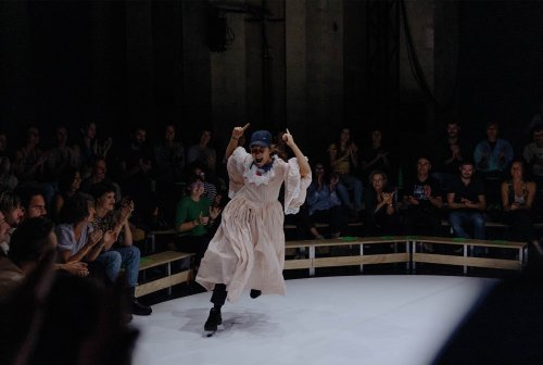 C'EST PAS PARCE QU'ON N'A RIEN À DIRE QU'IL FAUT FERMER SA GUEULE